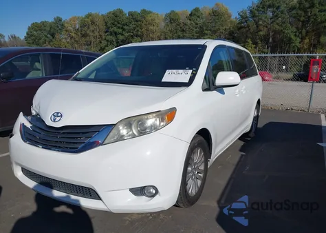2013 Toyota Sienna Xle V6 8 Passenger from USA, damaged, VIN 5TDYK3DC4DS402089